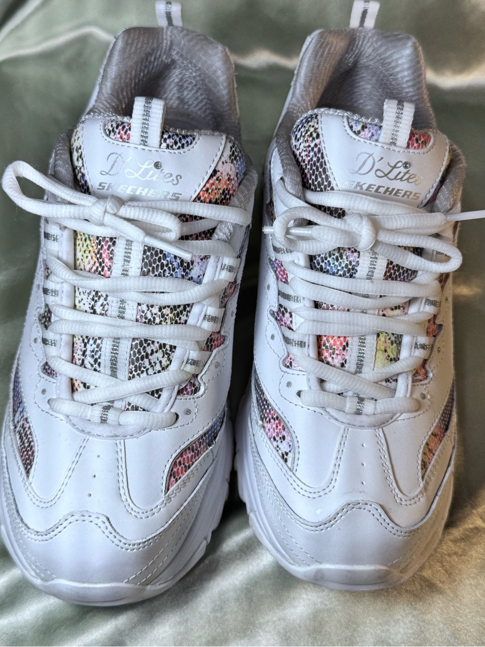 Skechers D'Lites White Sneakers with Rainbow Snakeskin Accent size 10
